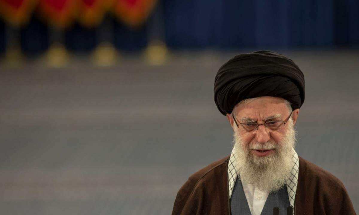 Após morte de Khamenei, conselho de liderança interino assume o Irã