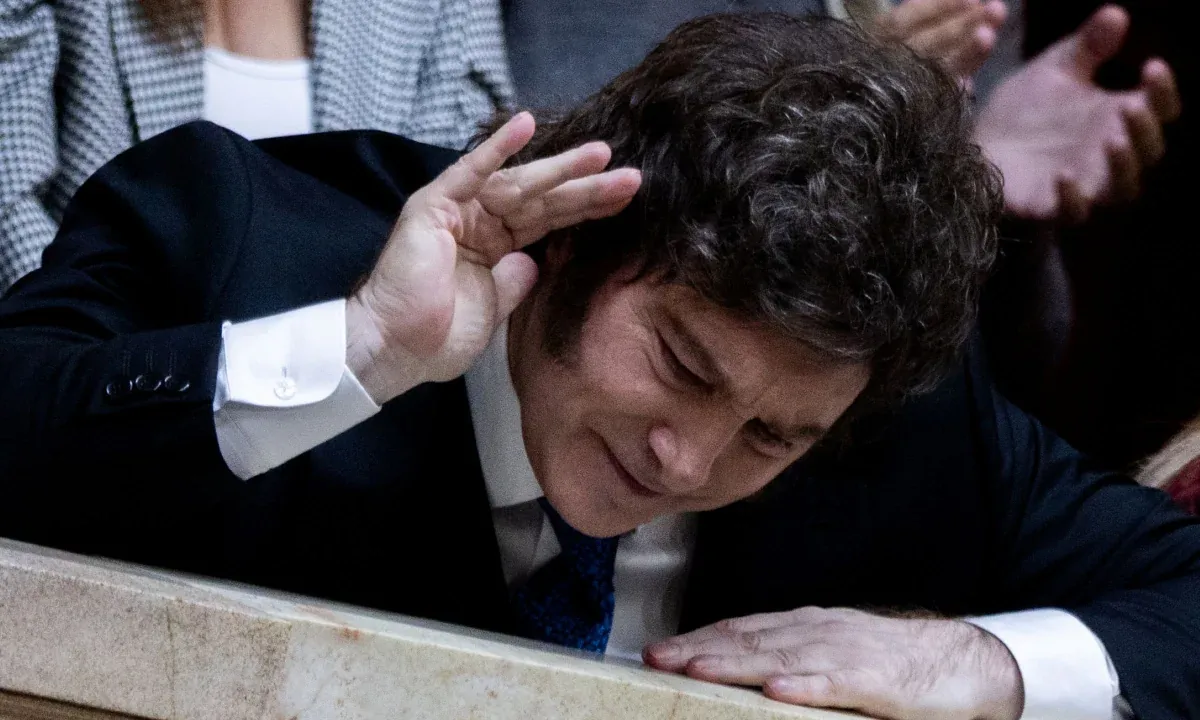 Juristas e políticos argentinos criticam decreto de Milei e citam o Brasil