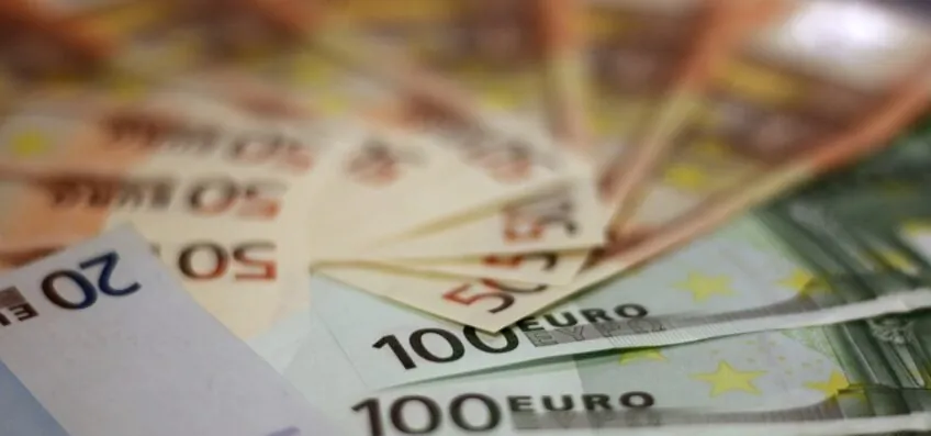 União Europeia aposta em euro digital para reduzir domínio dos EUA