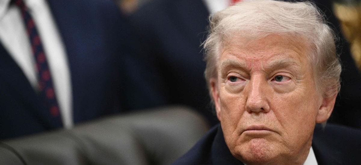 Trump critica Starmer por demora em liberar bases britânicas para ações contra o Irã