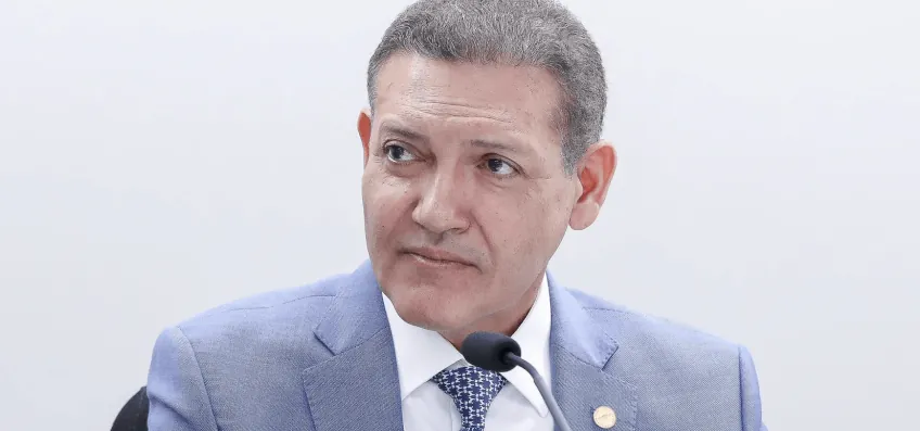 Nunes Marques derruba vídeo que associa Flávio Bolsonaro ao PCC
