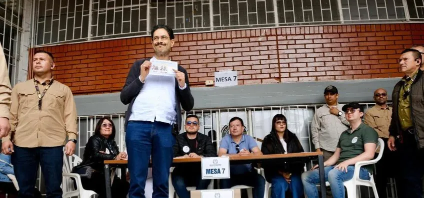 Aliado de Petro evita declarar derrota e pede impugnação de mesas