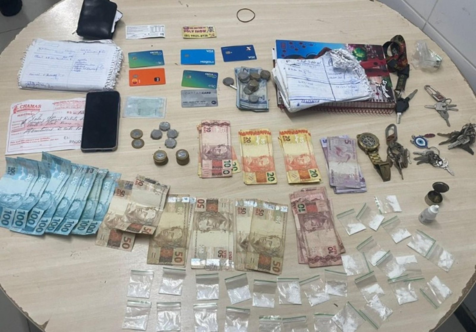 Adolescentes são resgatadas e mulher é presa em prostíbulo em Jaboatão | G1