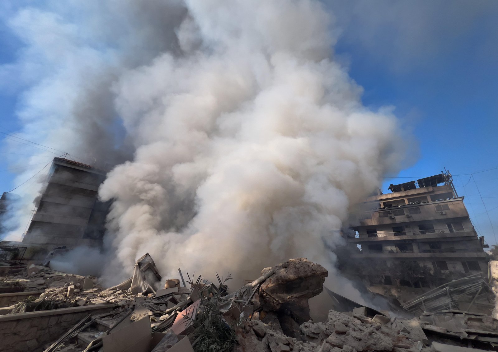 Ataque de Israel no Líbano atinge prédio e mata moradores, diz agência | G1