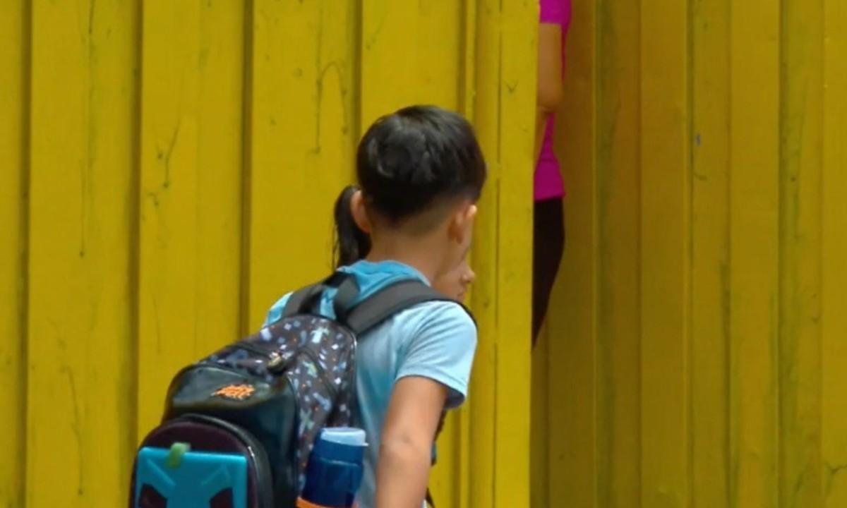 Campo Grande: alunos estão sem kit escolar 1 mês após início de aulas | G1