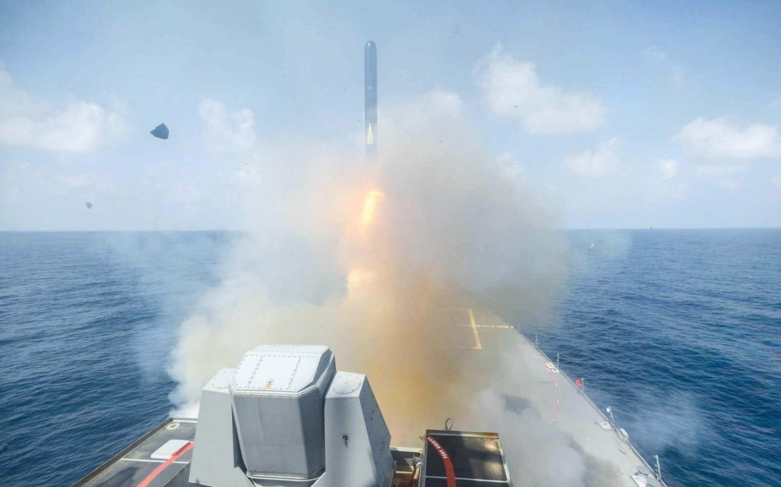 Irã, EUA e Israel ampliam ataques em 2º dia de conflito