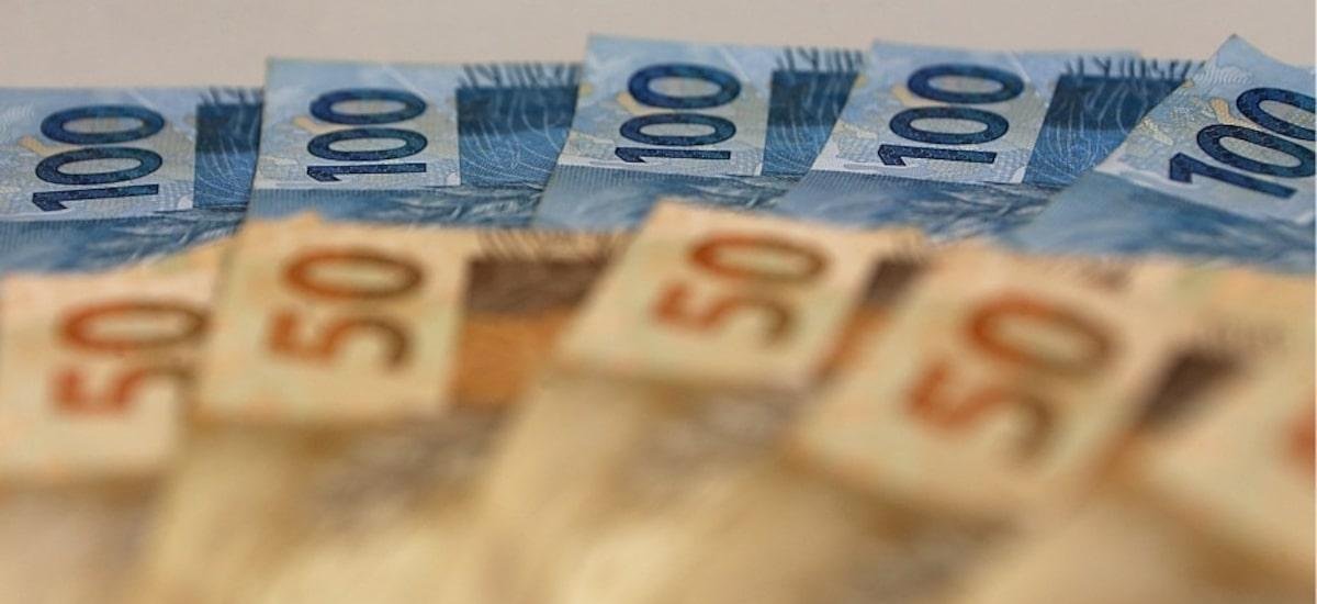 Salário mínimo de R$ 1.621 começa a ser pago nesta segunda-feira