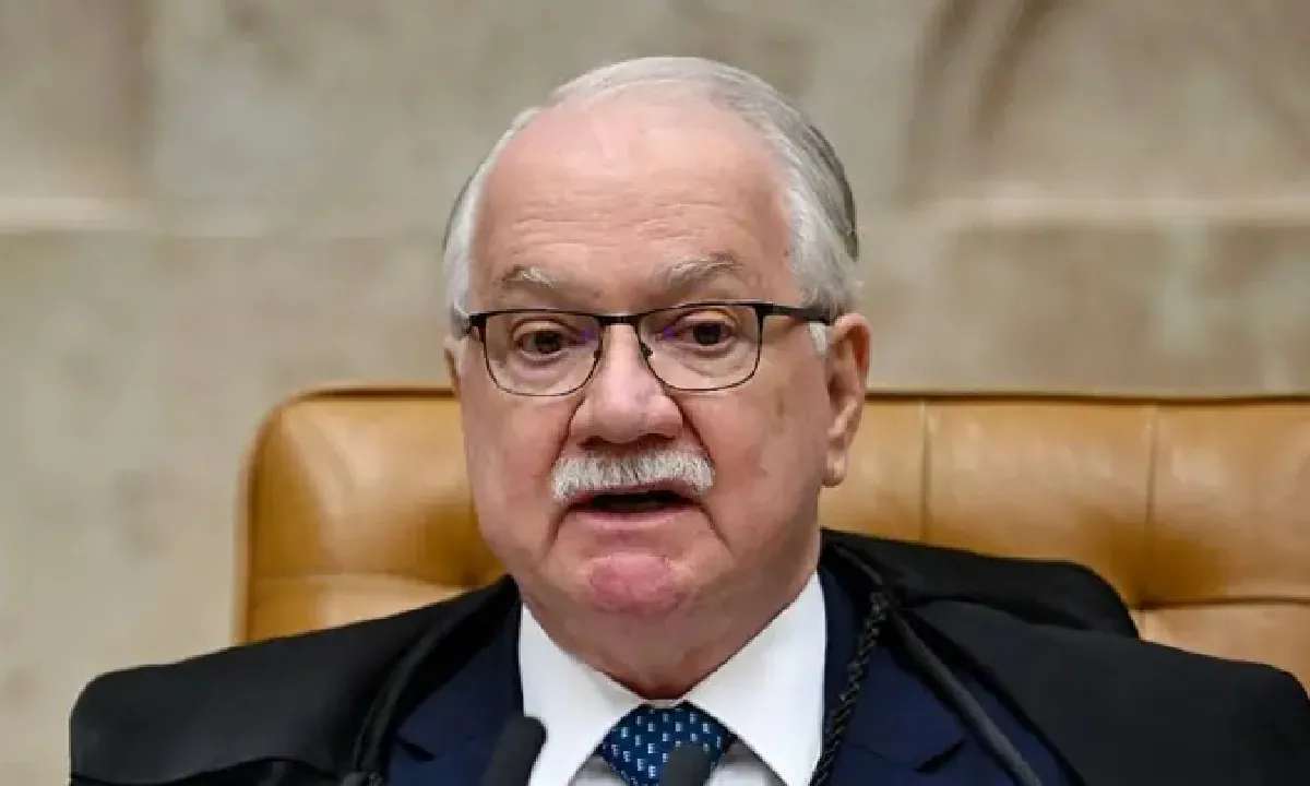 Ex-ministros, juristas e empresários assinam carta de apoio a Fachin em meio à crise no STF