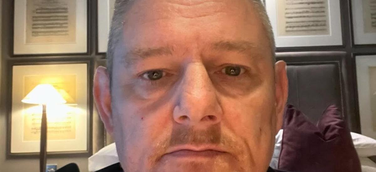 John Davidson explica tiques da síndrome de Tourette após ofensas racistas durante o Bafta