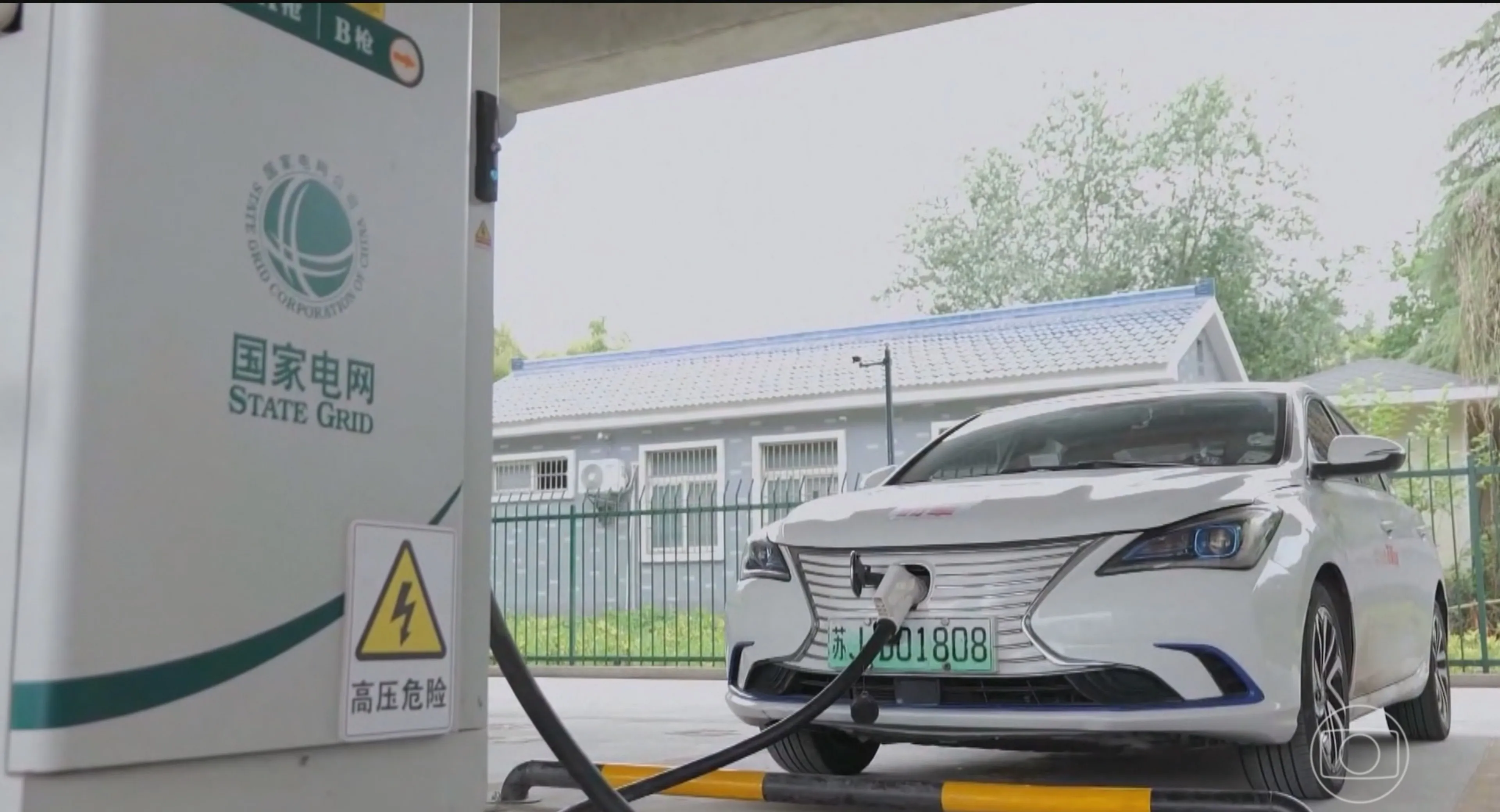 Para depender menos do petróleo, China aposta em energias renováveis e nos carros elétricos