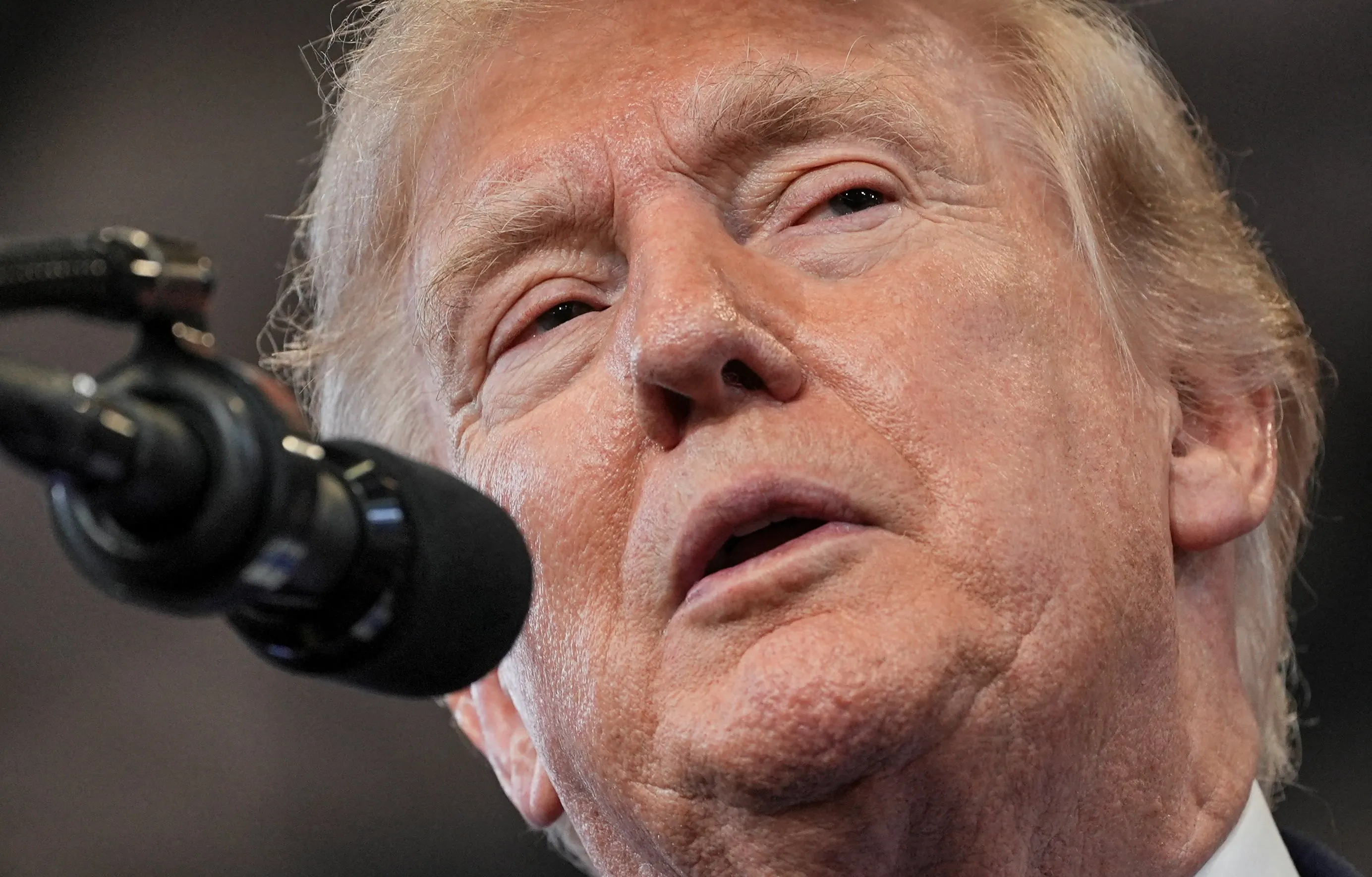 Trump diz 'basta' em reação às tarifas de retaliação do Canadá