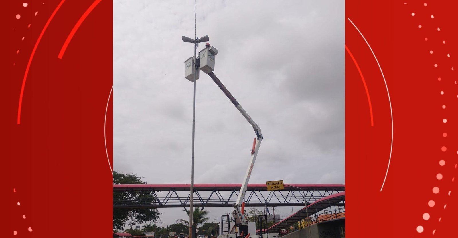 Após reclamações, iluminação de passarela da Unifap passa por reparos | G1