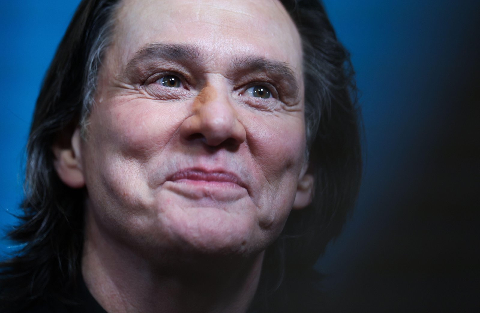 Jim Carrey mandou sósia buscar prêmio? Entenda a teoria da conspiração que se criou em torno do ator na web