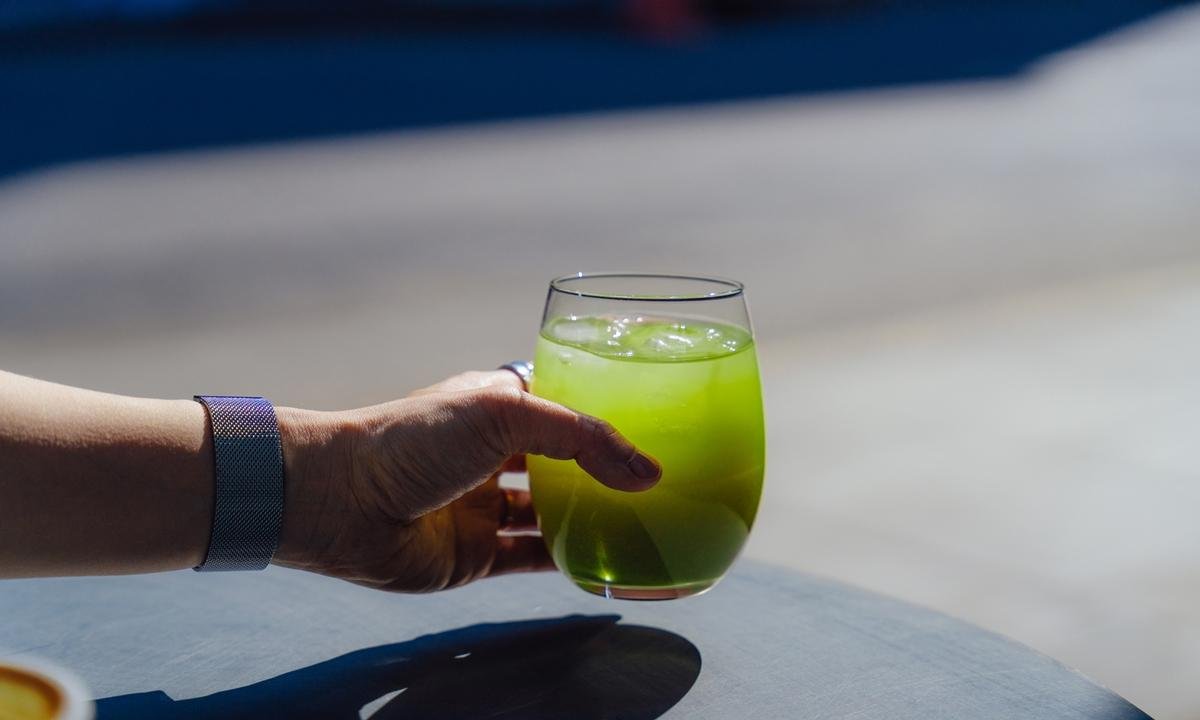 Nutrólogo lista 5 alimentos estratégicos que podem ajudar a desinchar