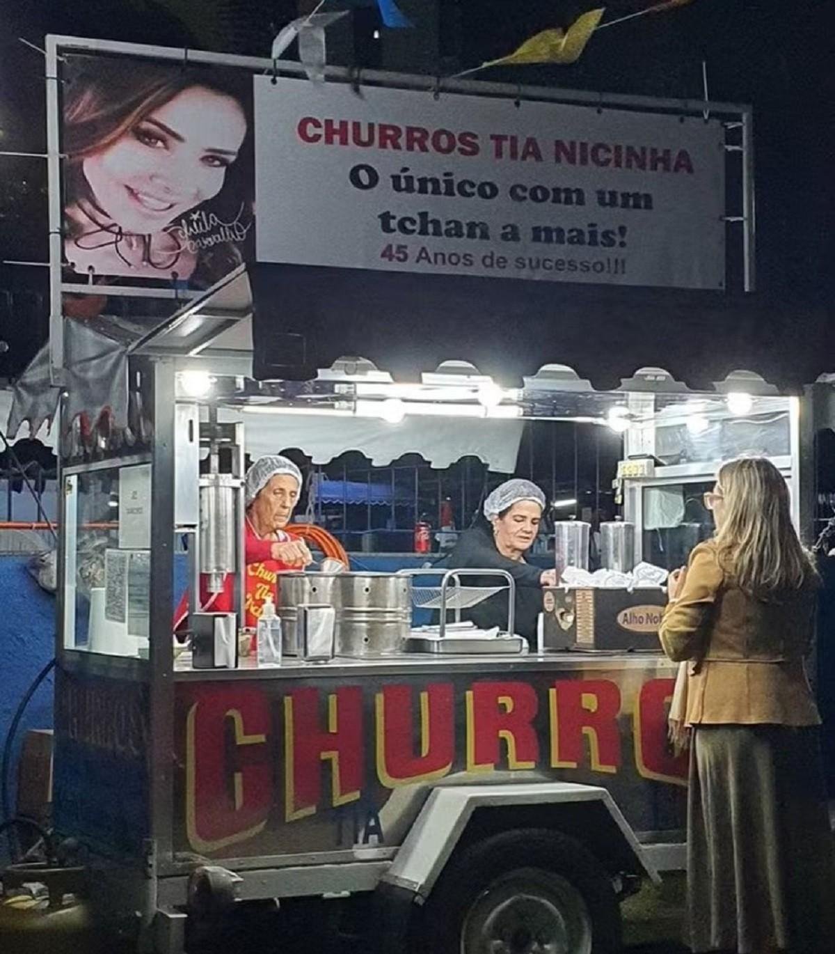 Mãe de Scheila Carvalho perde carrinho de churros durante chuvas em MG | G1