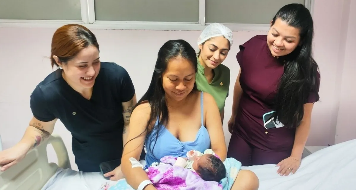 Grávida sem saber, mulher dá à luz após procurar atendimento médico com dores abdominais em Manaus