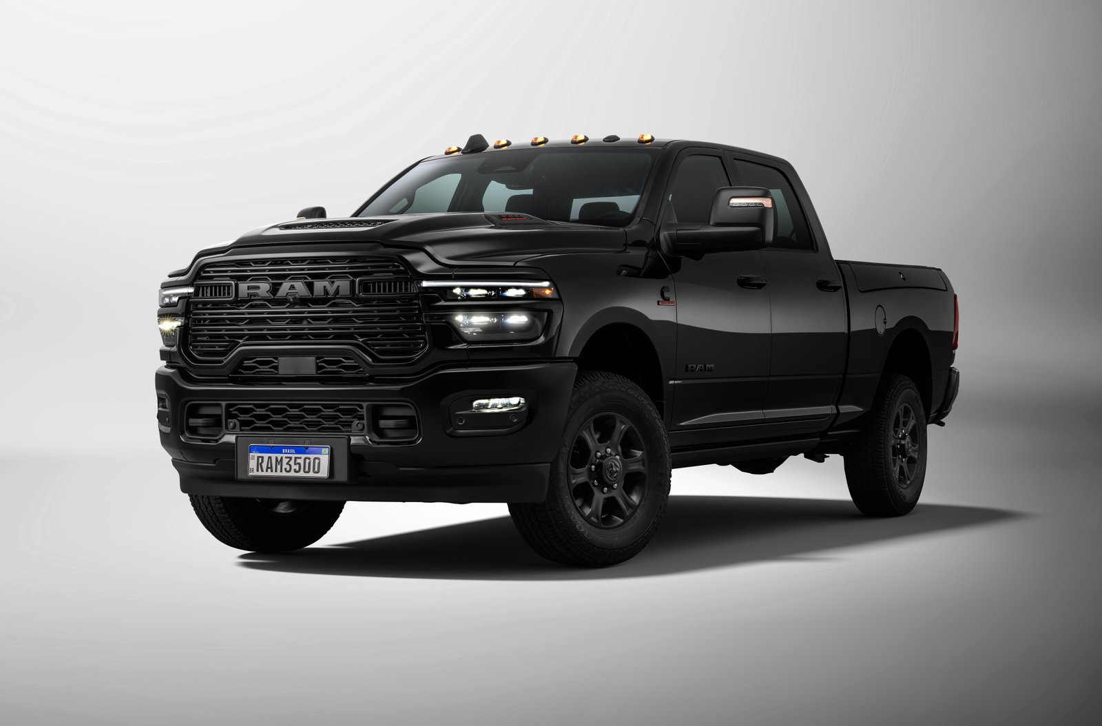 Mulher do sertanejo Henrique dirigia caminhonete de luxo em prisão | G1