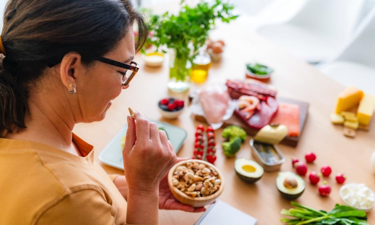 Low carb no pré-Carnaval: ainda dá tempo de emagrecer com saúde?
