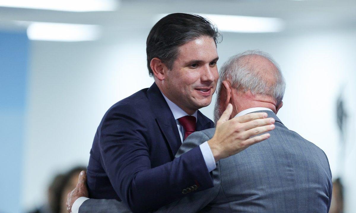 Após tensão em 2025, Lula fará jantar com Motta e líderes da Câmara