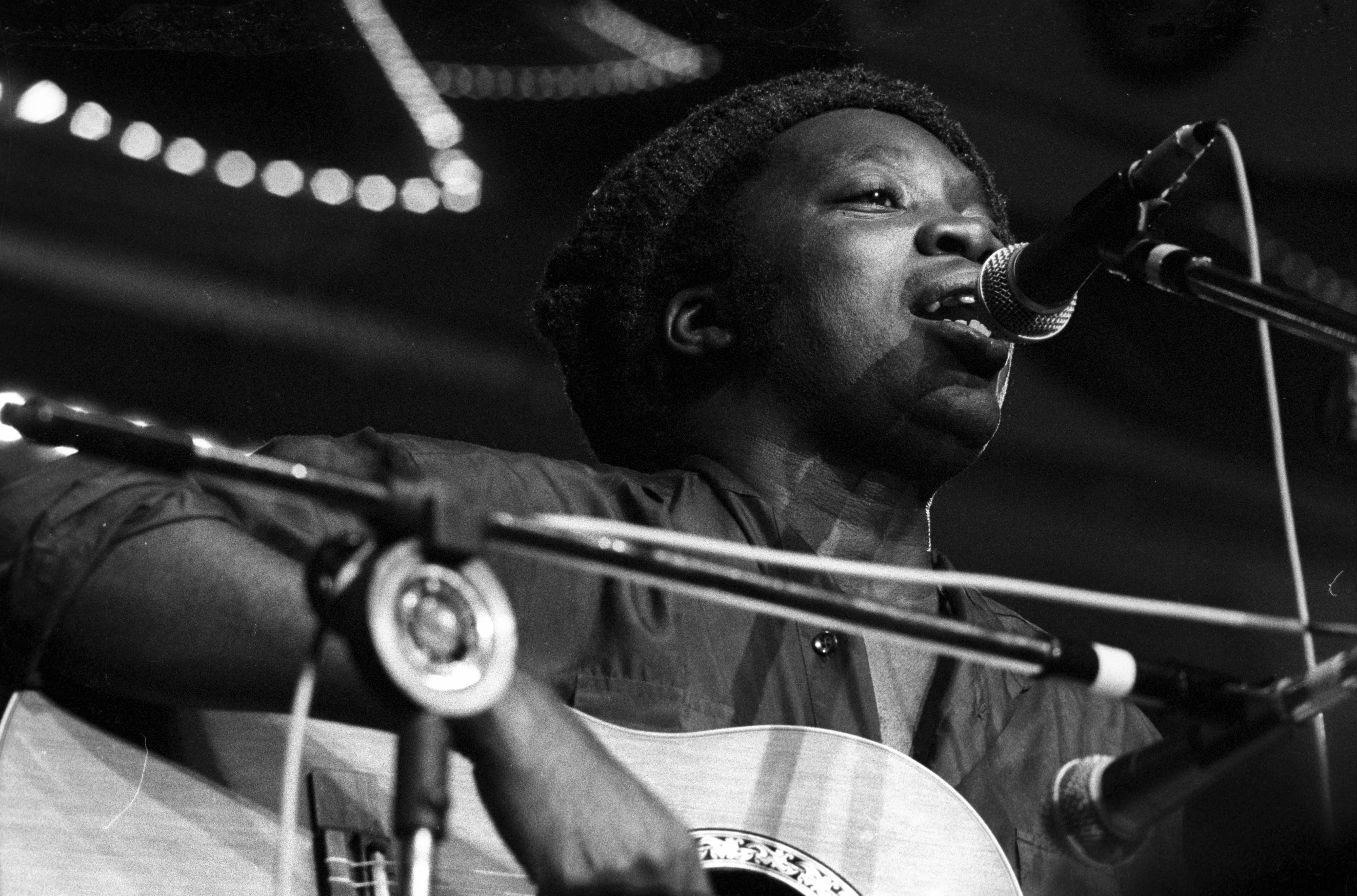 A curiosa história de uma relíquia da MPB de Milton Nascimento com A Barca do Sol, que enfim vira álbum