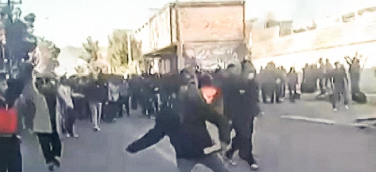 Protestos no Irã contra crise econômica têm ao menos sete mortes, e Trump ameaça intervir