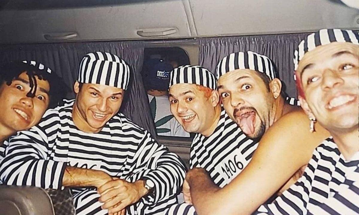 Produtor e fã detalham bastidores dos Mamonas 3 décadas após tragédia