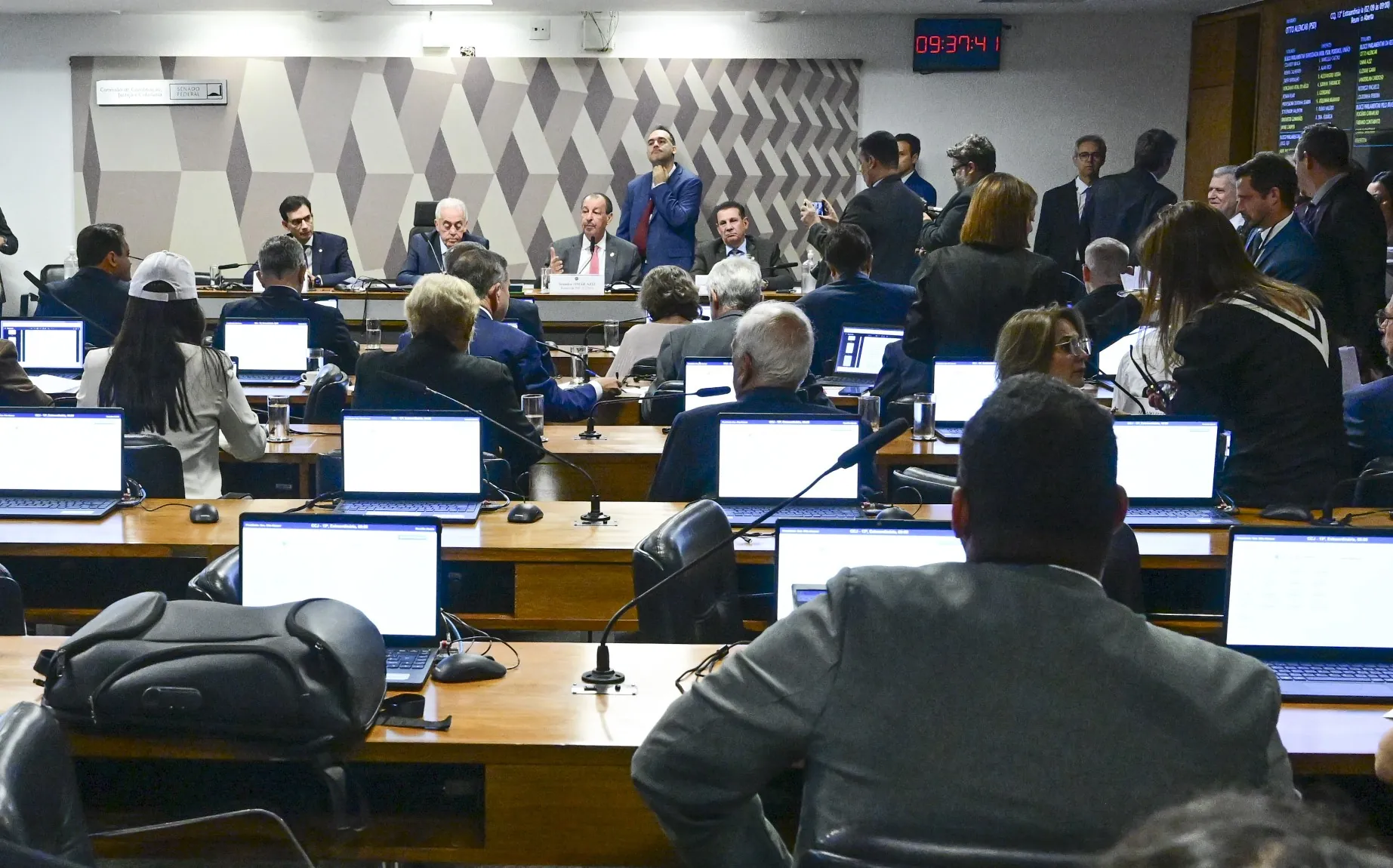 Fim da escala 6x1: saiba próximos passos e quando proposta poderá ser votada no Senado