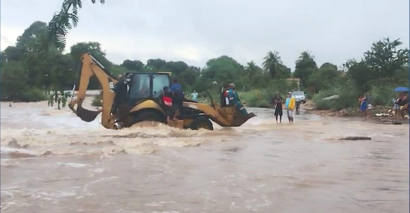 Bahia tem 350 cidades em alerta após temporais causarem estragos