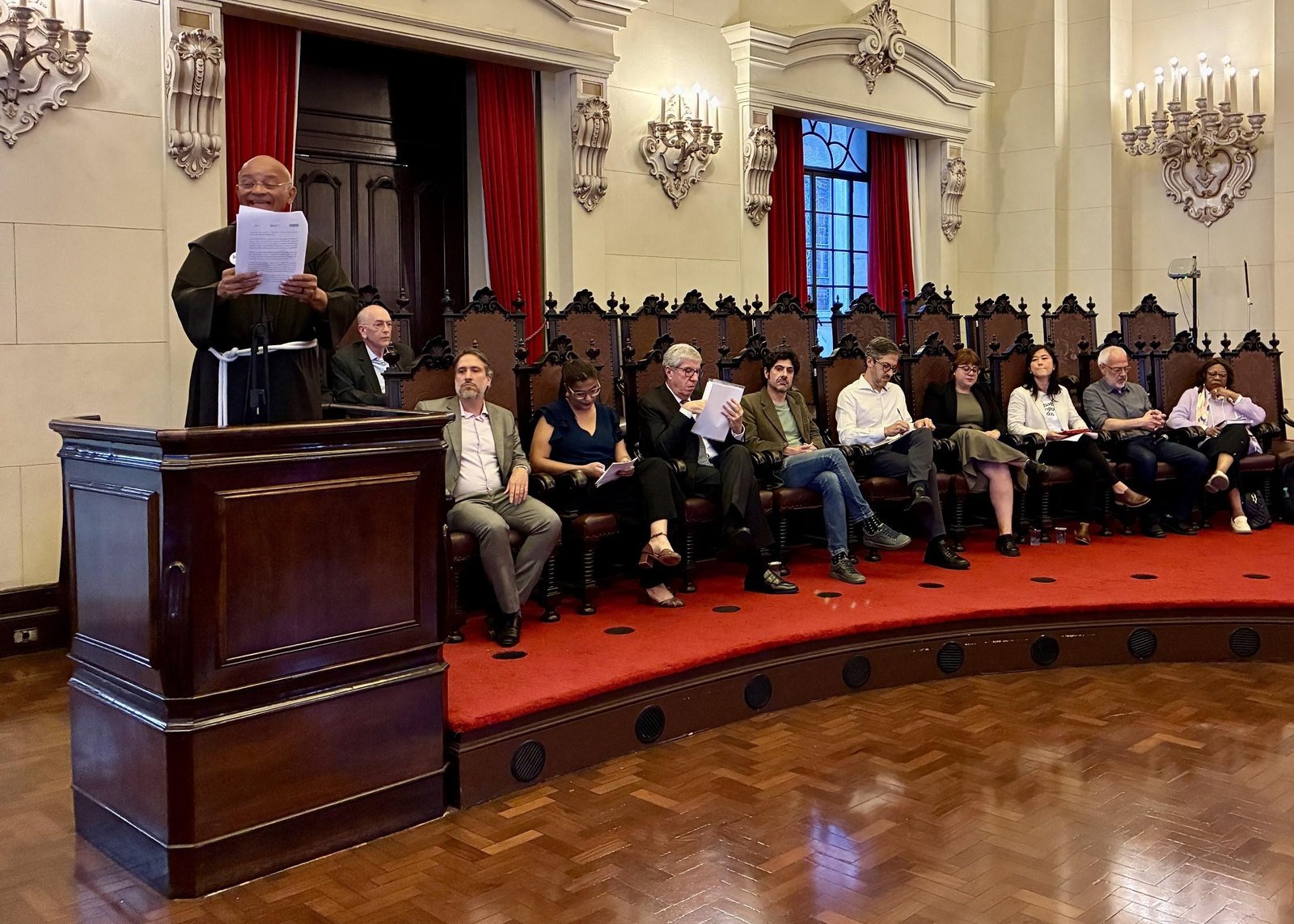 Em ato na USP, juristas e ativistas pedem código de ética para tribunais superiores