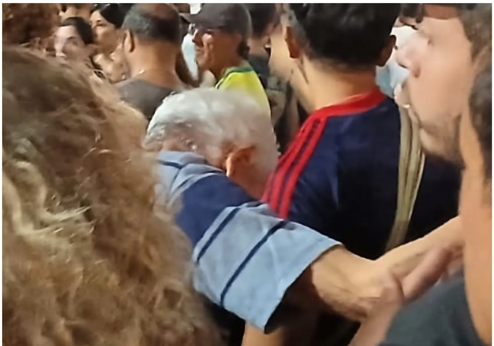 Idoso de 82 anos viaja 320km para assistir Shakira em Copacabana: 'Essas experiências são combustível para a vida'