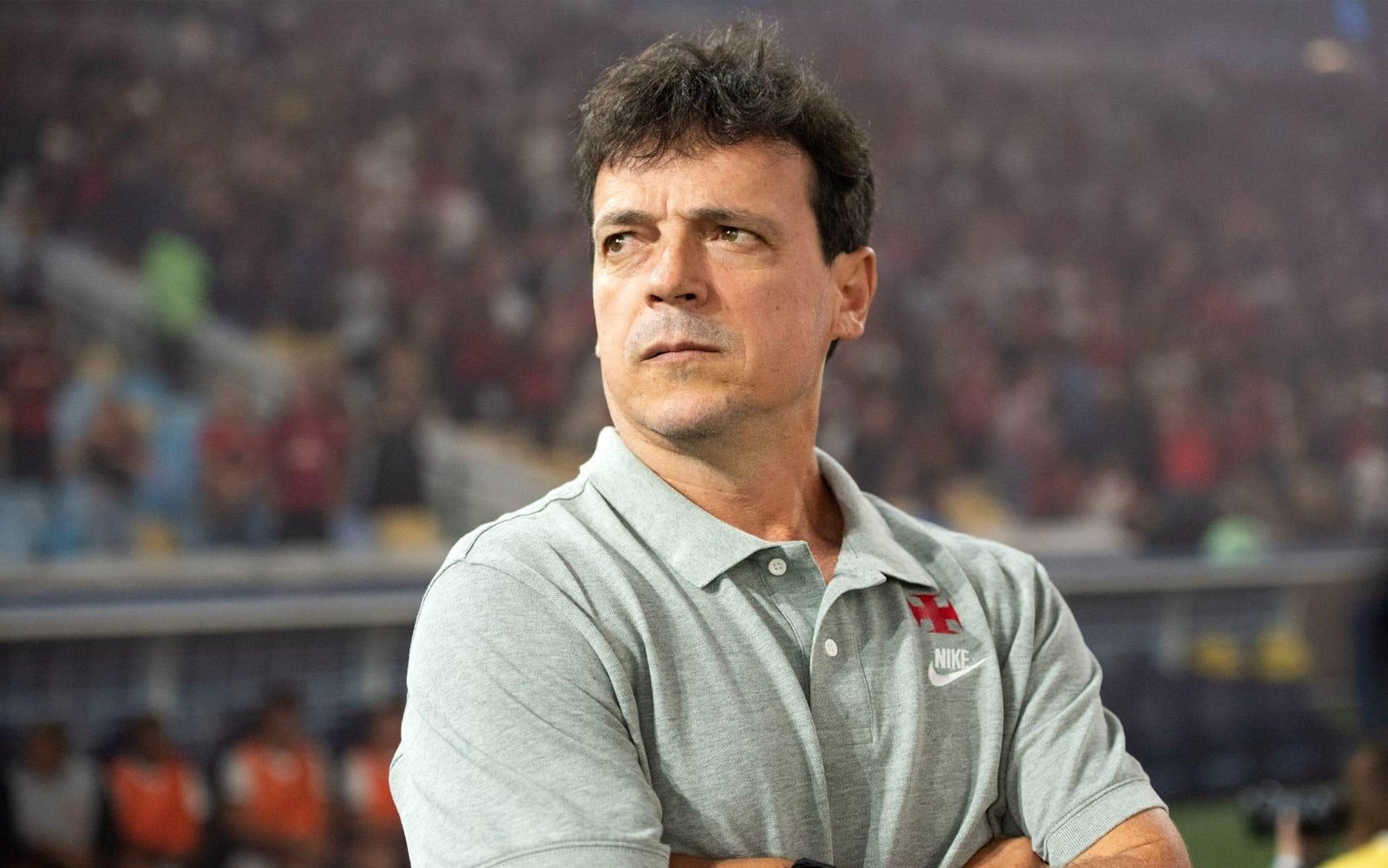 Após vaias, Fernando Diniz descarta deixar o Vasco: 'Confiança no trabalho'