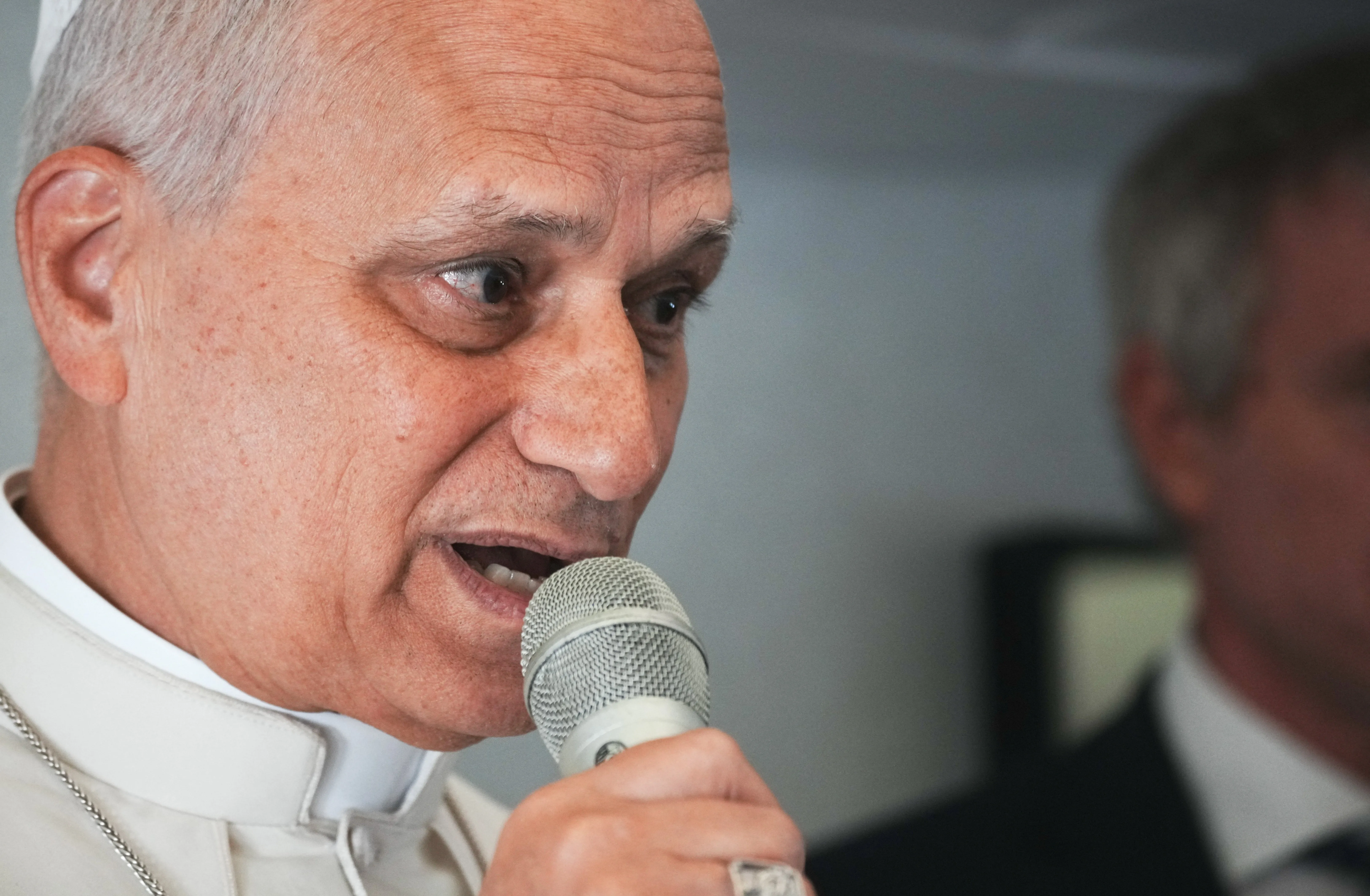 Ao rejeitar guerra justa, papa Leão acaba com 'permissão' católica para conflitos