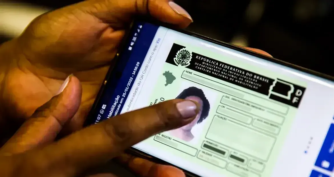 Com novas regras, pedidos de CNH disparam e quadruplicam em janeiro