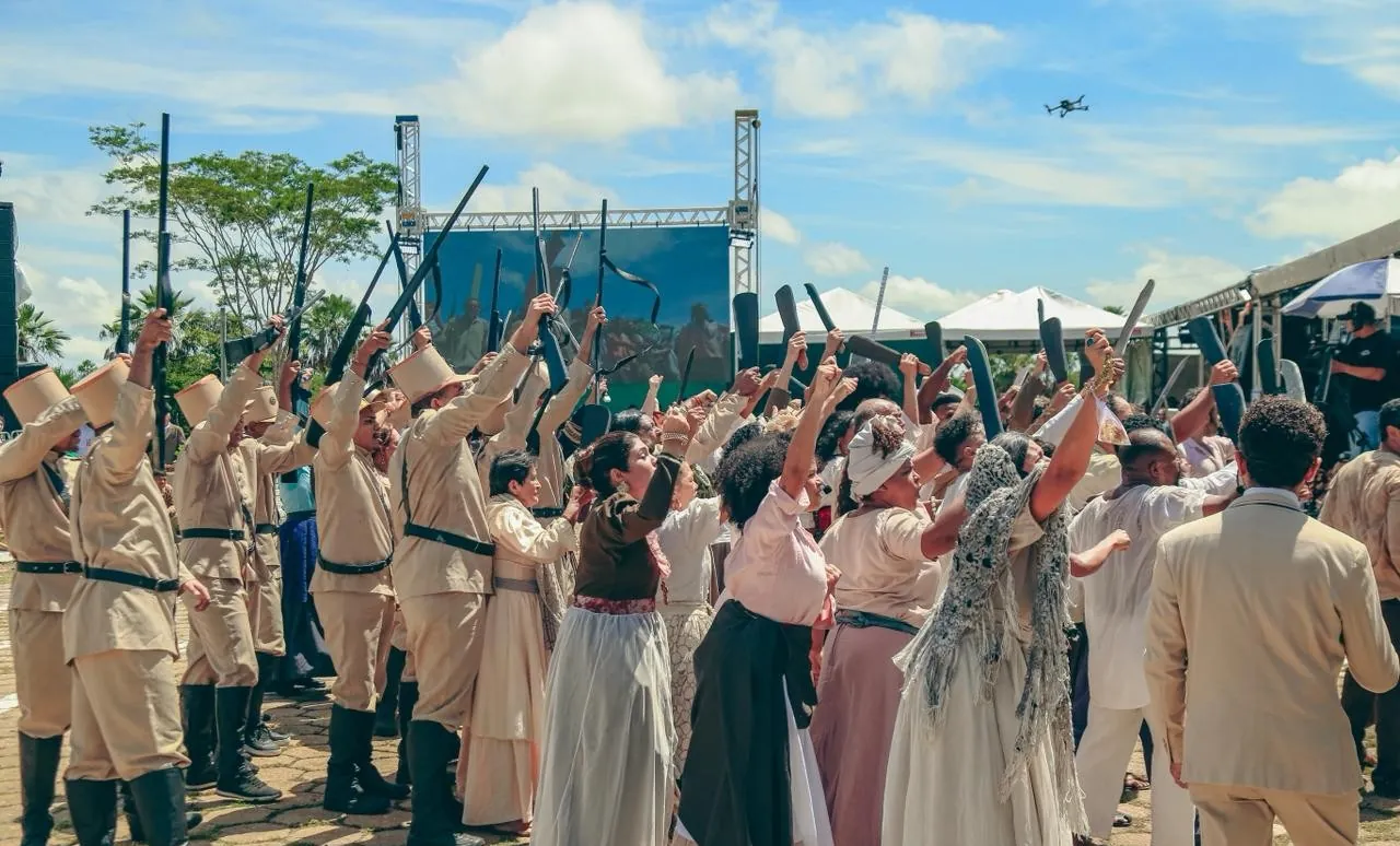 Espetáculo “Os Viajantes do Tempo” emociona público na Batalha do Jenipapo | G1