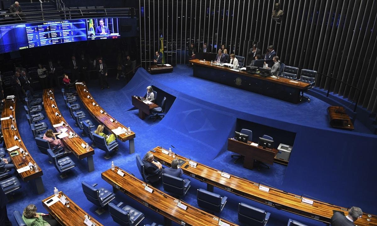 Senado aprova reajuste salarial a servidores da Câmara