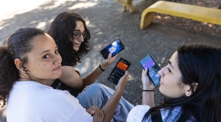 Acesso a crédito dobra entre jovens e acende alerta sobre inadimplência precoce