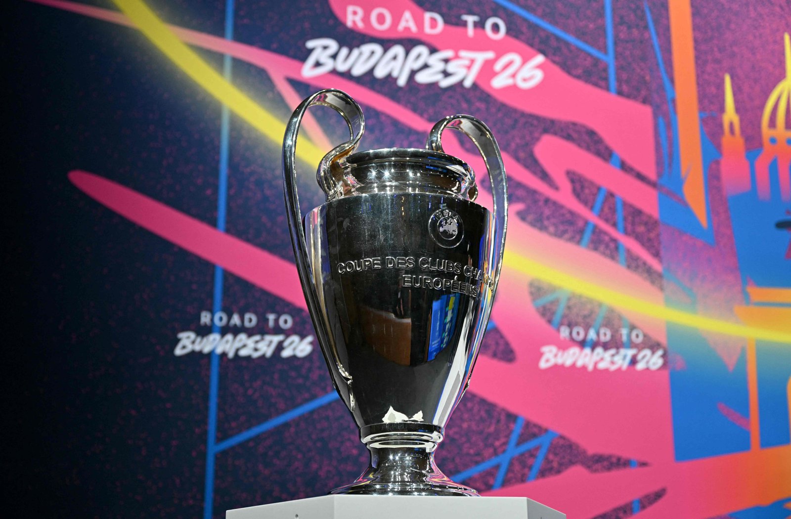 Liga dos Campeões 2025/26: oitavas de final terão Manchester City x Real Madrid e PSG x Chelsea; veja confrontos