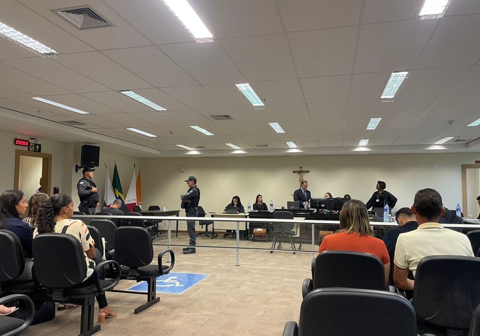 Feminicídio em Divinópolis: Homem pega 36 anos por matar a namorada | G1