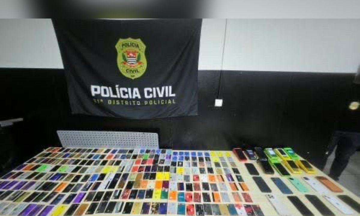 Policiais se disfarçam de foliões e prendem 12 em bloco de Carnaval