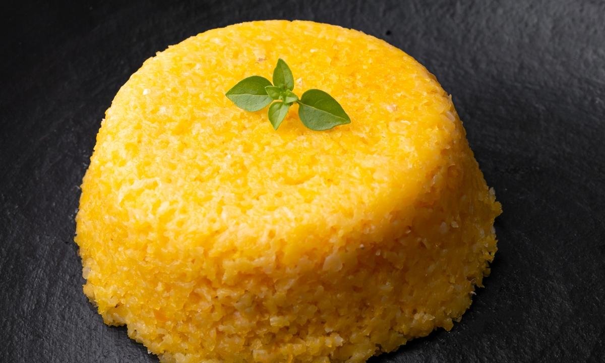 Nutri lista alimentos para comer com cuscuz e potencializar benefícios