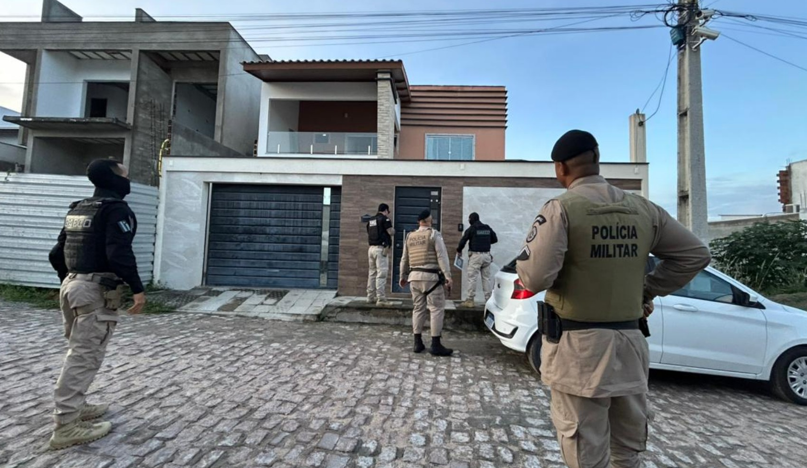 Quatro policiais militares são presos suspeitos de milícia na Bahia | G1
