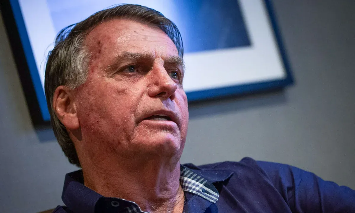 Bolsonaro cita Lula para derrubar restrições impostas por Moraes