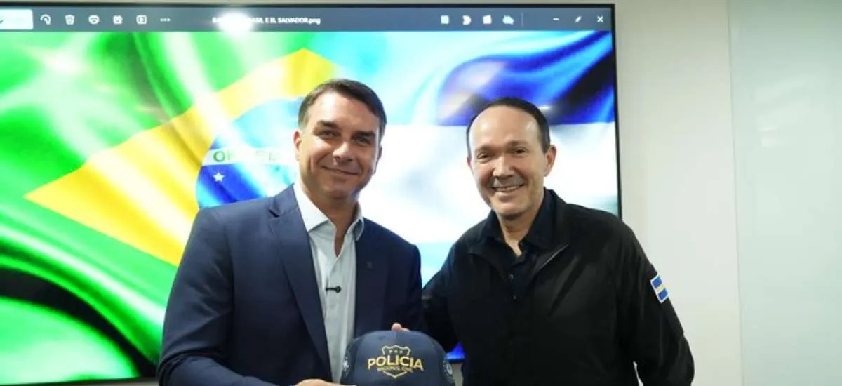 Flávio Bolsonaro diz ter poucos presos no Brasil e promete criar Ministério da Segurança, se eleito