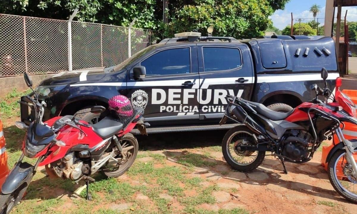 Dupla é presa suspeita de furtar mais de 30 motos em Campo Grande | G1
