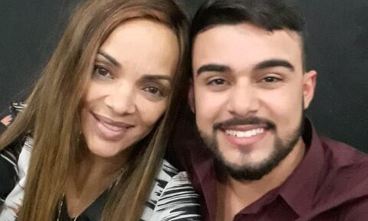 Foto: marido recorda momento íntimo com Flordelis