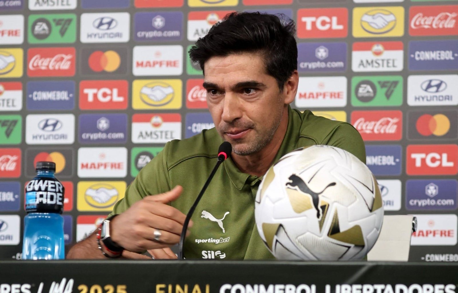 Abel Ferreira fala em "recomeço" no Palmeiras em 2026 após vices em 2025