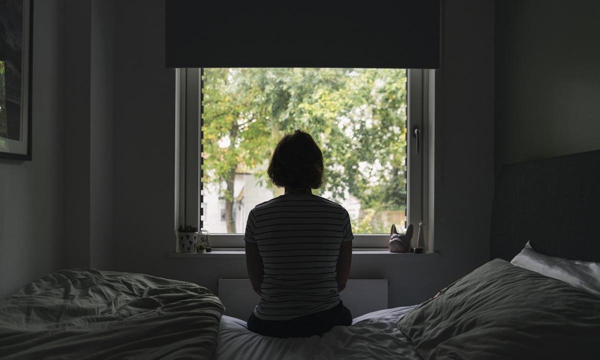 Sinais silenciosos de ansiedade e depressão: os alertas que ignoramos