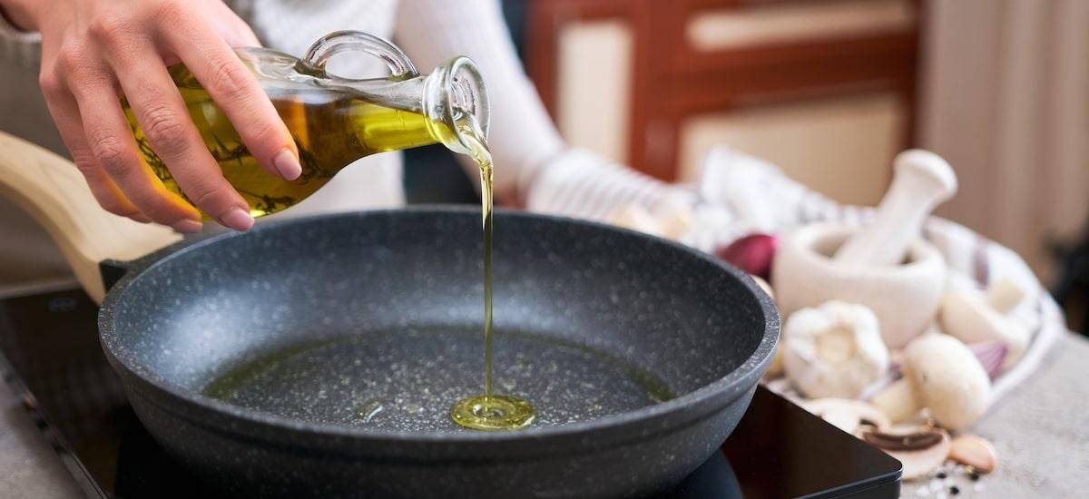 Pode aquecer azeite? Saiba o que dizem estudos e especialistas