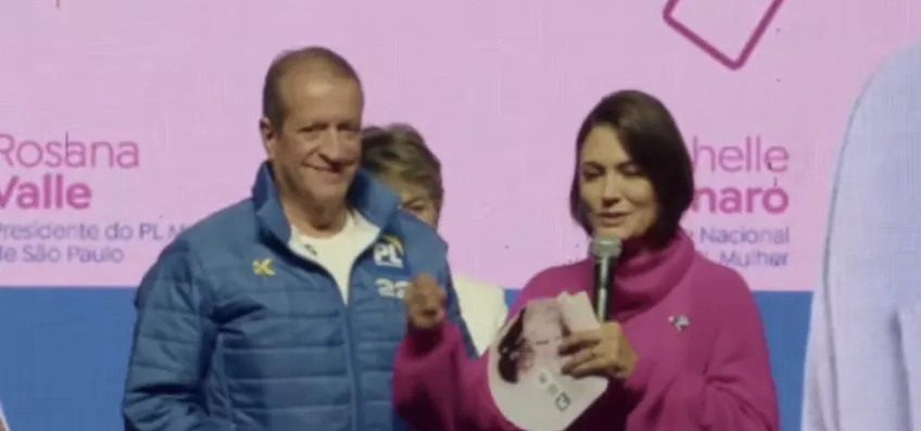 Michelle não quer participar da campanha de Flávio, diz Valdemar