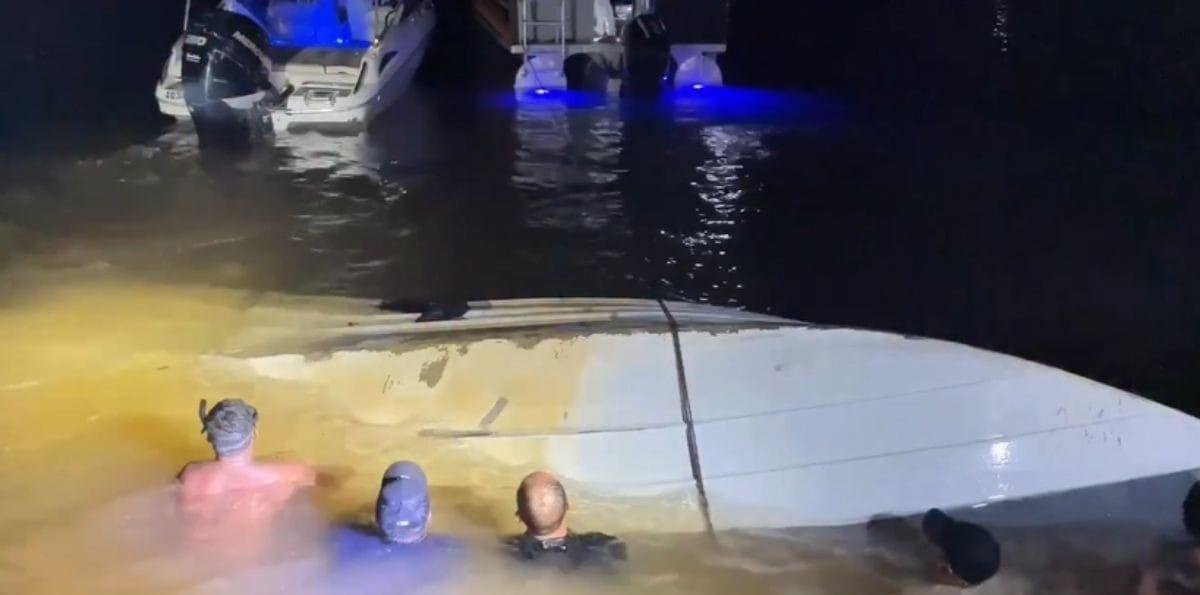 Lancha bate contra píer e colisão deixa seis mortos na divisa entre SP e MG